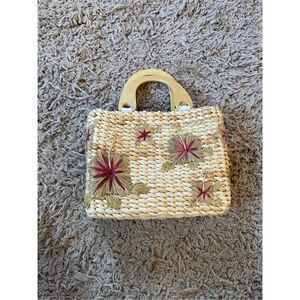 Vintage y2k wicker straw mini purse with embroidered floral front‎